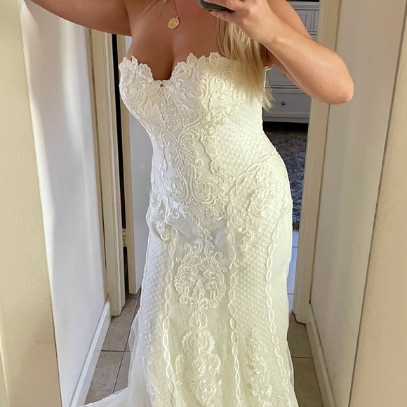 Madi Lane ROMANA Wedding Gown - Picture 7 of 12